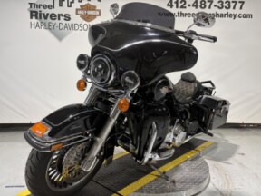 2010 Harley-Davidson® Electra Glide® Ultra Classic® Vivid Black thumb 0