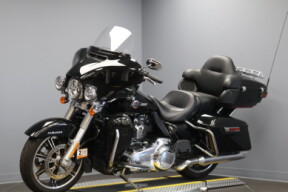 2023 Harley-Davidson® Ultra Limited FLHTK thumb 1