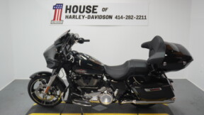 2026 Harley-Davidson® Street Glide® Vivid Black Chrome Trim thumb 0
