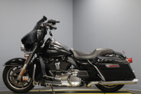 2019 Harley-Davidson® Electra Glide® Ultra Classic® FLHTCU thumb 0