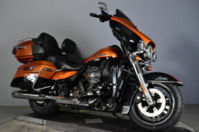 2014 Harley-Davidson® Ultra Limited FLHTK thumb 2