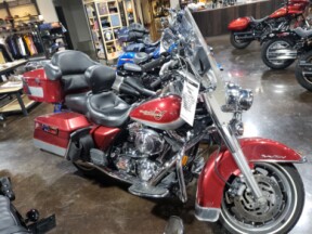 2005 Harley-Davidson® Road King® Two-Tone Sierra Red Pearl and Brilliant Silver Pearl thumb 2