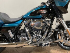 2026 Harley-Davidson® Street Glide® Teal Thunder / Vivid Black Chrome Trim FLHX thumb 3