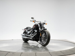 2024 HARLEY-DAVIDSON FXBR BREAKOUT in Vivid Black thumb 0