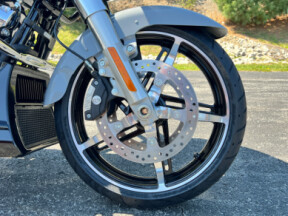 FLTRX 2026 Road Glide® thumb 2