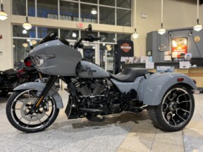 FLTRT 2026 Road Glide 3 thumb 1