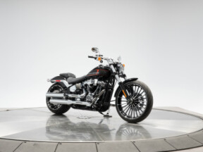 2024 HARLEY-DAVIDSON FXBR BREAKOUT in Vivid Black thumb 1