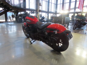 2026 Harley-Davidson® Nightster™ RH975 thumb 0