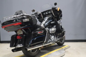 2018 Harley-Davidson® Electra Glide® Ultra Classic® FLHTCU thumb 0