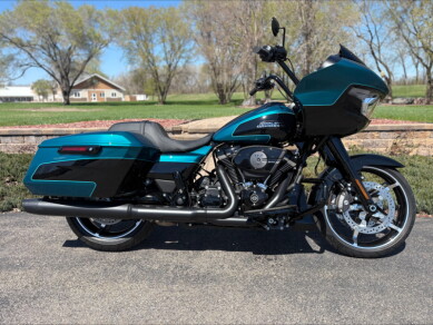 2026 Harley-Davidson® Road Glide® Teal Thunder / Vivid Black Black Trim