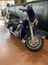 FLHTCU 2011 Electra Glide® Ultra Classic® thumb 2