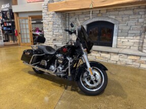 Harley-Davidson® Electra Glide® Standard 2022 FLHT BLK thumb 1