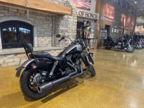 Harley-Davidson® Street Bob® 2016 FXDB BIL SLVR/V BLK W/PINSTRIPE thumb 3