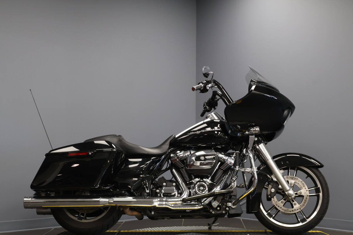 2017 Harley-Davidson® Road Glide® FLTRX