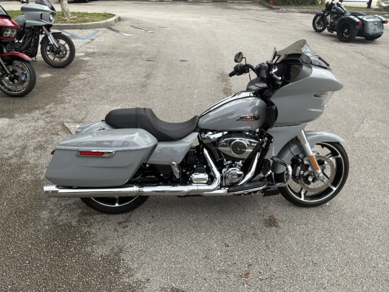 FLTRX 2025 Road Glide™