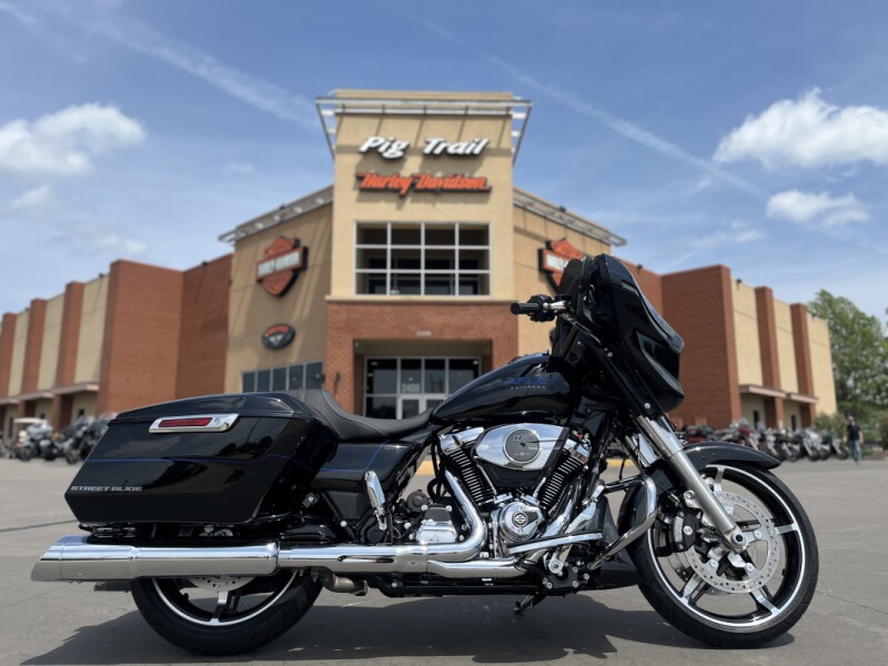 2026 Harley-Davidson® FLHX Street Glide® Vivid Black