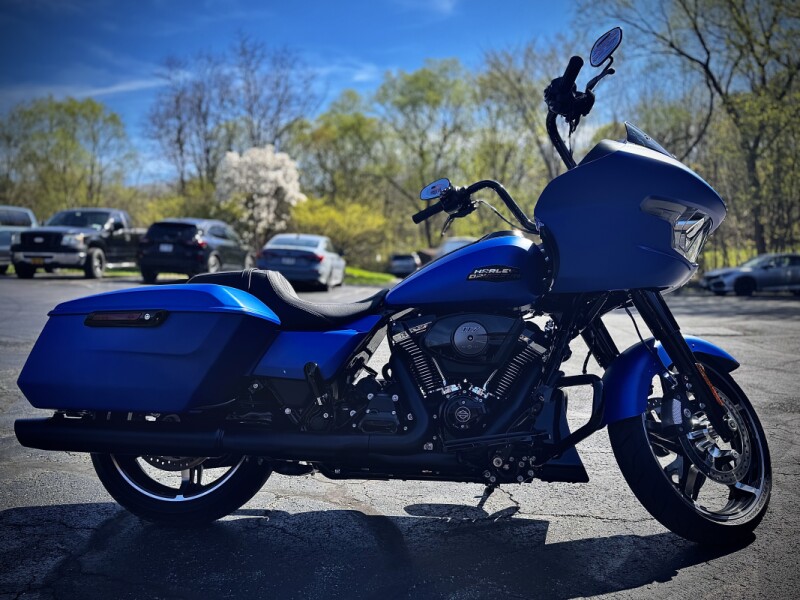 2026 Harley-Davidson® Road Glide® Aurora Blue Denim Black Trim