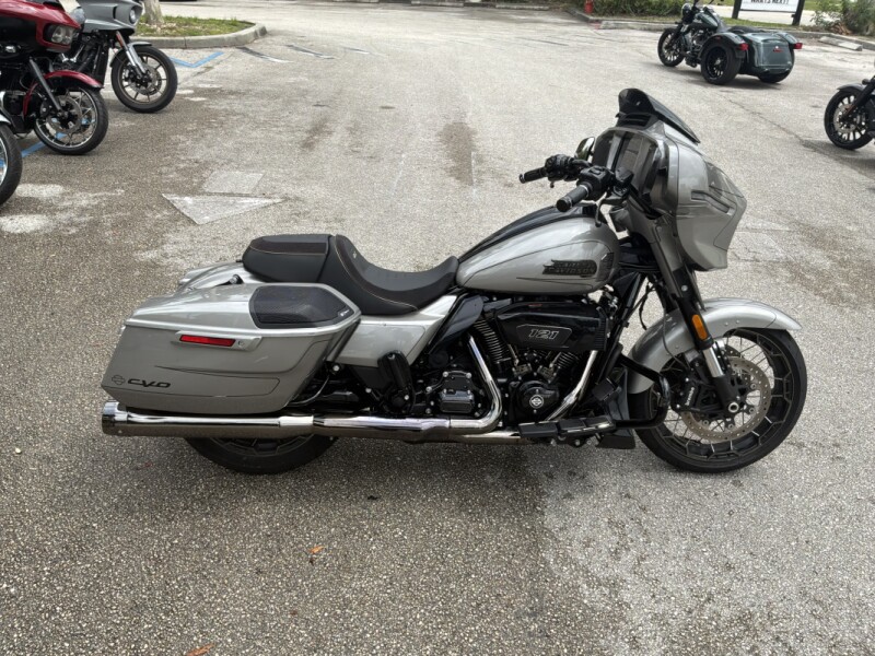 FLHXSE 2023 CVO™ Street Glide®