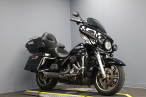 2020 Harley-Davidson® Ultra Limited FLHTK thumb 3