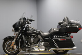 2019 Harley-Davidson® Electra Glide® Ultra Classic® FLHTCU thumb 0