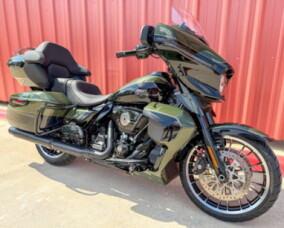 2026 Harley-Davidson® Street Glide Limited Olive Steel Metallic / Vivid Black Black Trim thumb 2