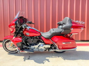 2026 Harley-Davidson® Street Glide Limited Brilliant Red Chrome Trim thumb 1