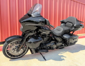 2026 Harley-Davidson® Street Glide Limited FLHXL Vivid Black Black Trim thumb 0