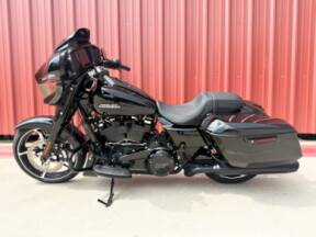 2025 Harley-Davidson<sup>®</sup> Street Glide® Vivid Black - Black Finish thumb 1
