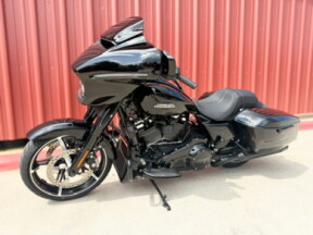 2025 Harley-Davidson<sup>®</sup> Street Glide® Vivid Black - Black Finish thumb 0
