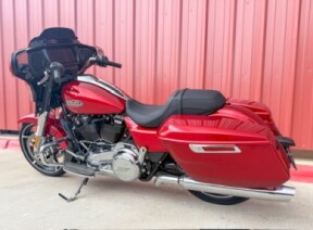 2025 Harley-Davidson<sup>®</sup> Street Glide® Brilliant Red thumb 0