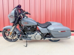 2026 Harley-Davidson® Street Glide® Dark Billiard Gray Chrome Trim thumb 0