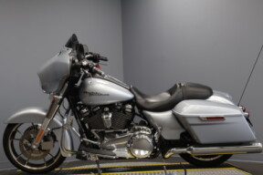 2020 Harley-Davidson® Street Glide® FLHX thumb 0