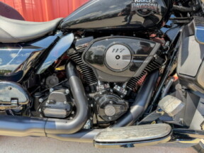 2026 Harley-Davidson® Street Glide Limited Vivid Black Black Trim thumb 1