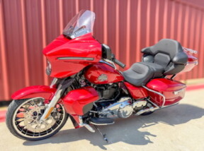2026 Harley-Davidson® Street Glide Limited Brilliant Red Chrome Trim thumb 0