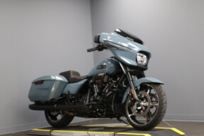 2024 Harley-Davidson® Street Glide® FLHX thumb 3