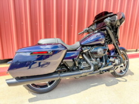 2025 Harley-Davidson® Street Glide® Mystic Shift - Black Finish thumb 3
