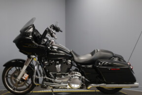 2017 Harley-Davidson® Road Glide® FLTRX thumb 0