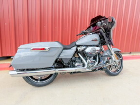 2026 Harley-Davidson® Street Glide® Dark Billiard Gray Chrome Trim thumb 2