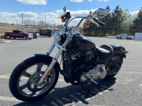 2023 Harley-Davidson® Softail® Standard Vivid Black thumb 1