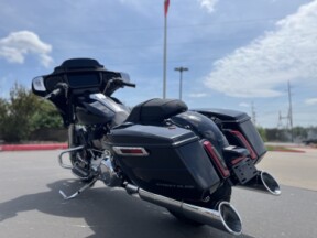 2026 Harley-Davidson® FLHX Street Glide® Vivid Black thumb 0