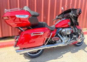 2026 Harley-Davidson® Street Glide Limited Brilliant Red Chrome Trim thumb 2