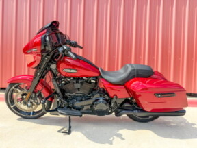 2025 Harley-Davidson® Street Glide® Brilliant Red - Black Finish thumb 1
