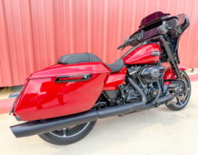 2025 Harley-Davidson® Street Glide® Brilliant Red - Black Finish thumb 2