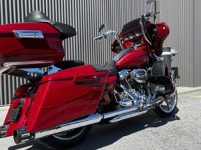 2016 Harley-Davidson® CVO™ Street Glide® Atomic Red with Candy Apple Flames thumb 2