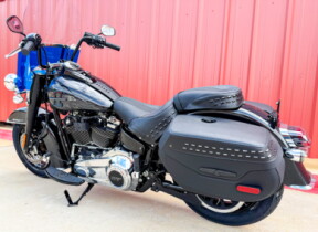 2026 Harley-Davidson® Liberty Edition Heritage Classic Midnight Ember Two-Up Laced Wheels thumb 0