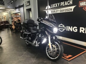 2026 Harley-Davidson® Street Glide Limited Vivid Black Chrome Trim thumb 3