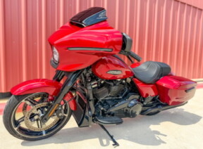 2025 Harley-Davidson® Street Glide® Brilliant Red - Black Finish thumb 0