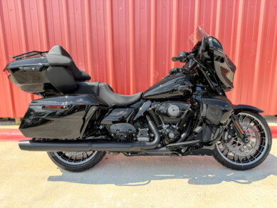 2026 Harley-Davidson® Street Glide Limited FLHXL Vivid Black Black Trim