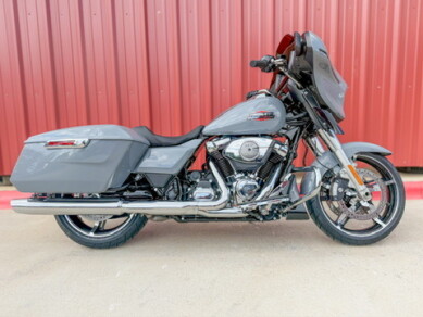 2026 Harley-Davidson® Street Glide® Dark Billiard Gray Chrome Trim