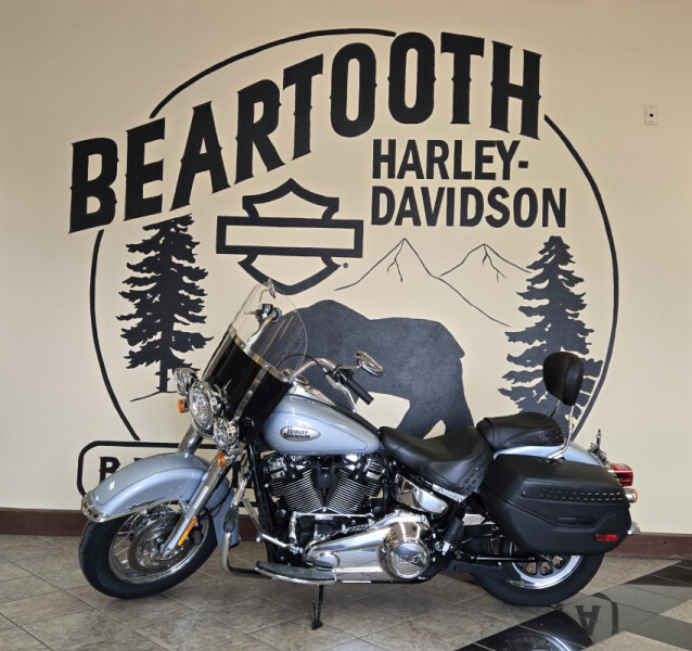 2023 Harley-Davidson® Heritage Classic Atlas Silver Metallic